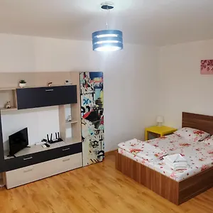 verificați disponibilitatea