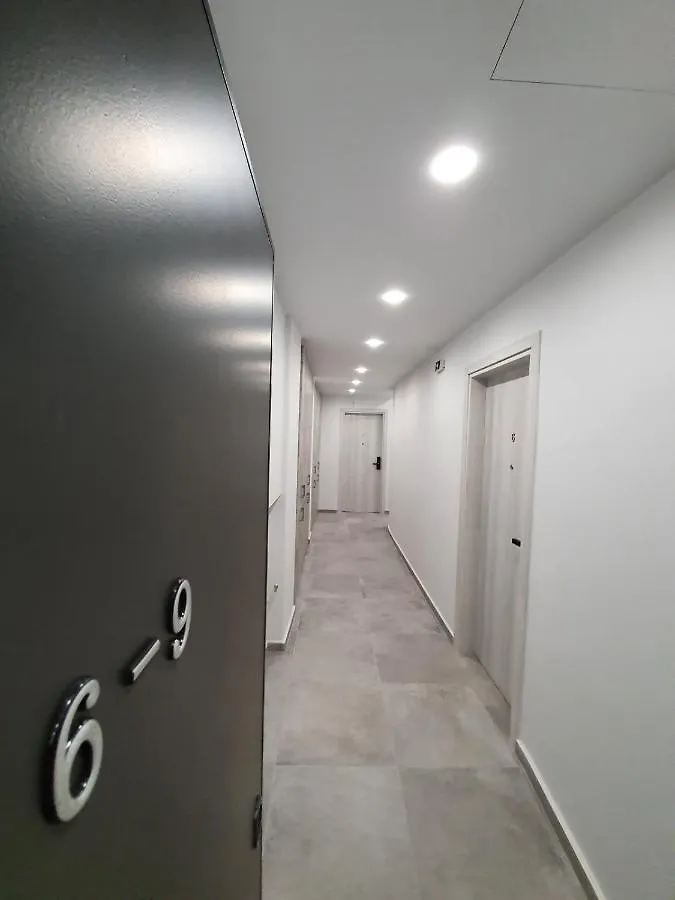 The 9 Project - Thessaloniki City Centre Apartament